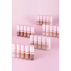 essence Silky BLUR Nemlendirici Uzun Süre Kalıcı Fondöten 15 - 8