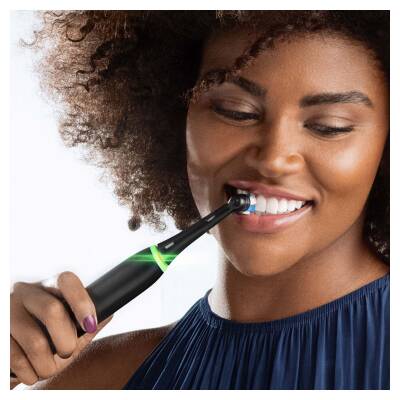 Oral-B Şarjlı/Elektrikli Diş Fırçası İo4 Siyah - 11